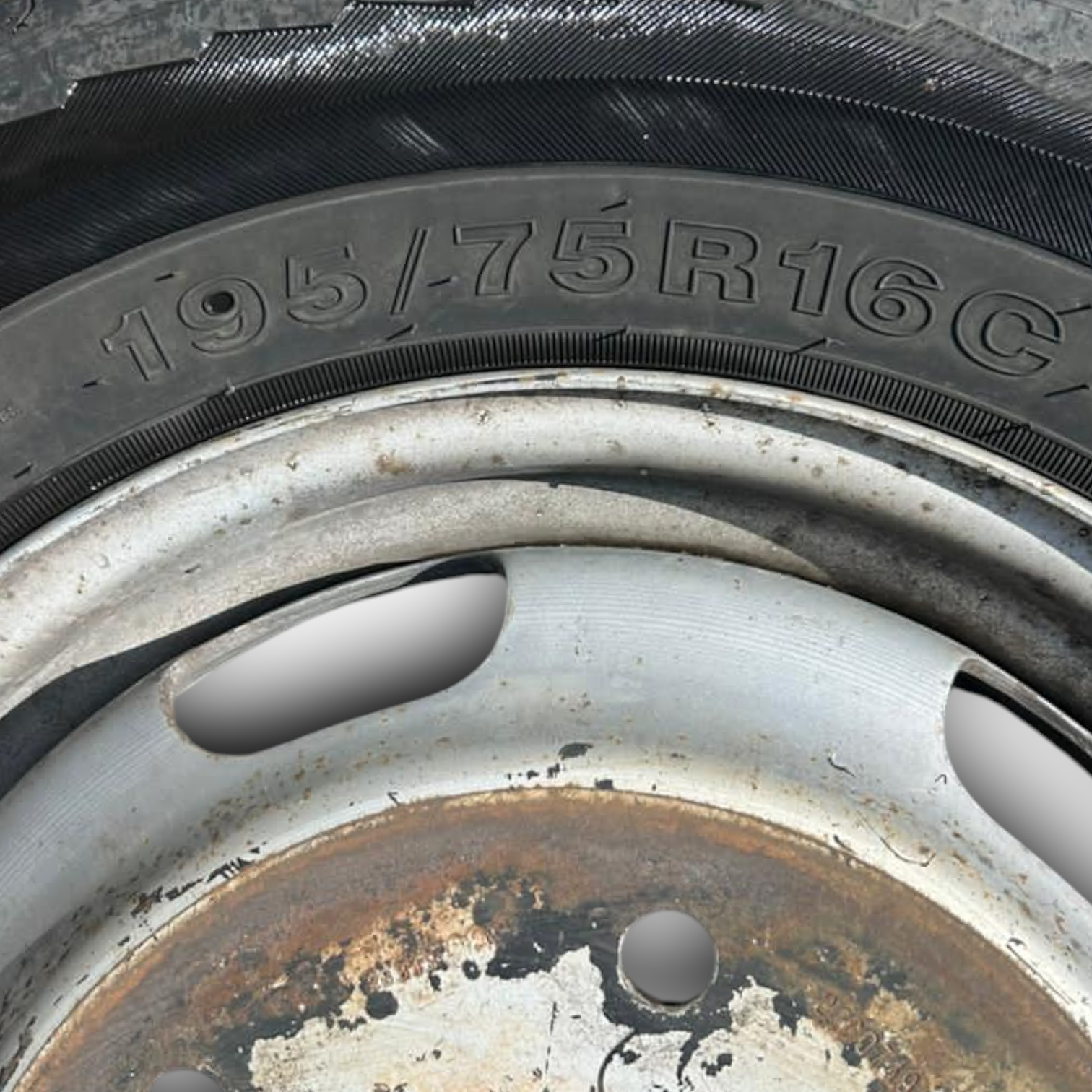 Cerchio Renault Master III cod:403000053R (2010 >)