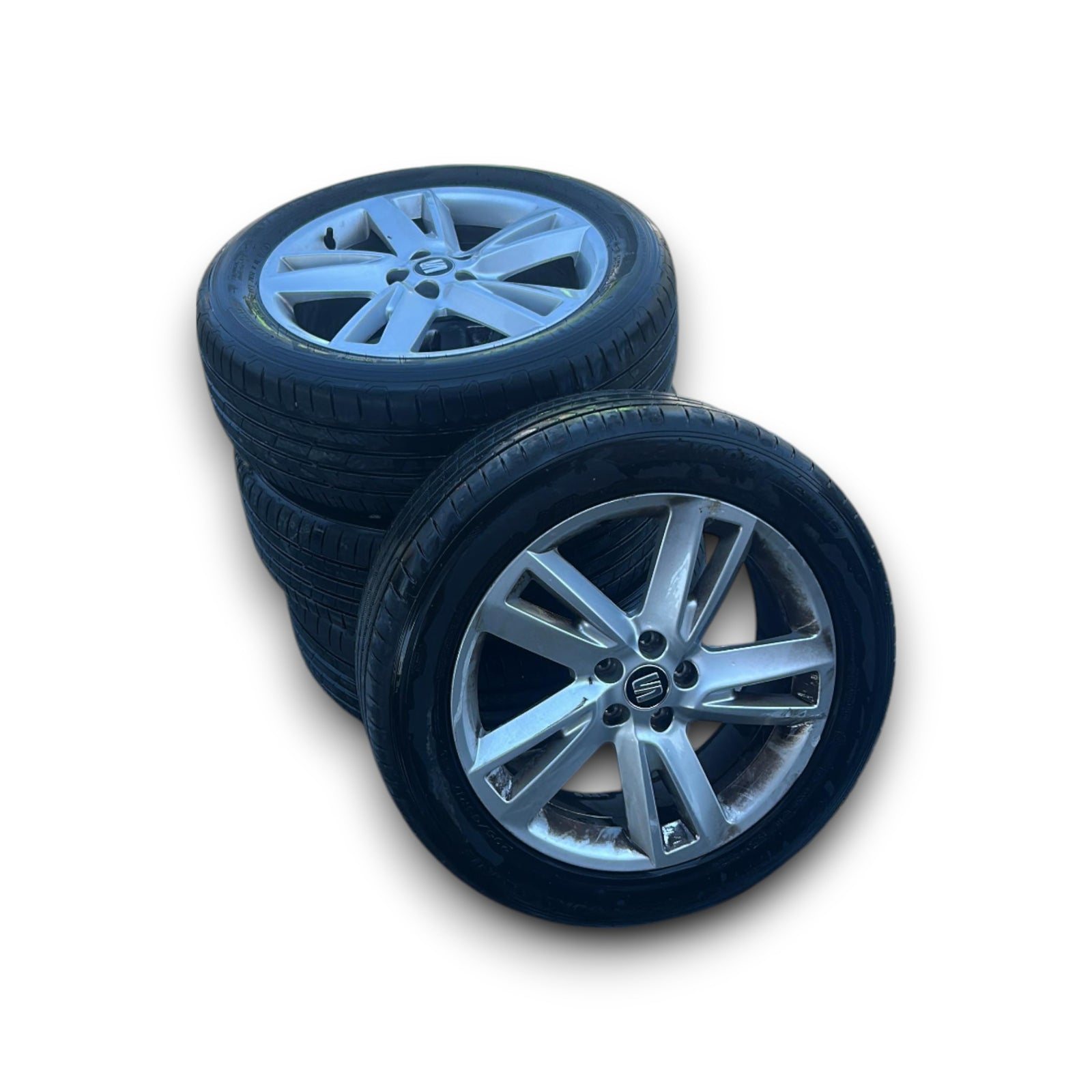 Set 4 cerchi in lega Seat Arona cod.6f9601025e (5 fori / 205 / 55 r17) (2017 > )