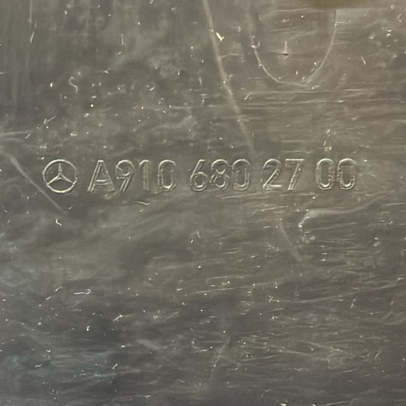 Кутия / отделение за съхранение на Mercedes Sprinter W907 - W910 код : A9106802700 (2018 ->)