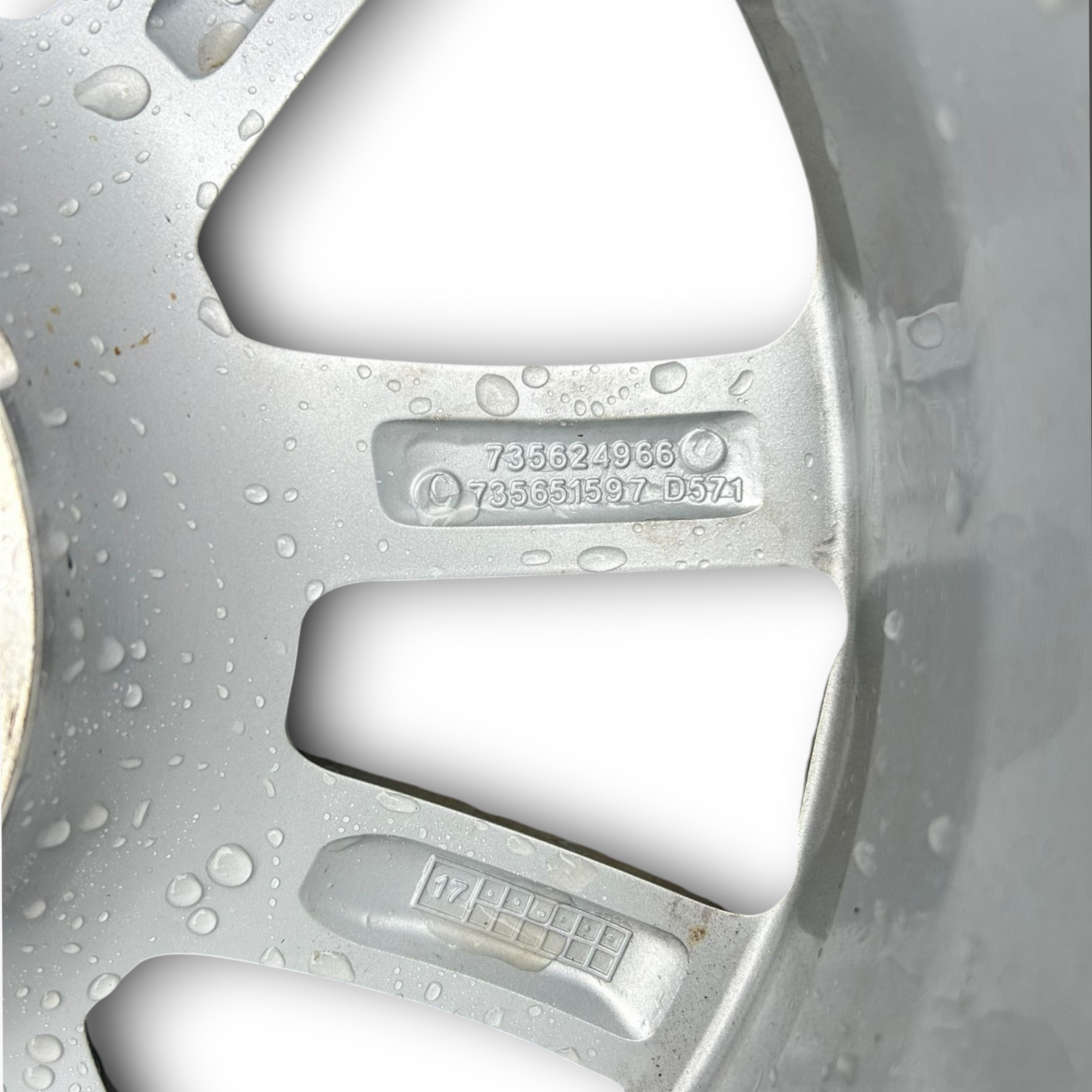 Cerchio in lega fiat 500x cod:735624966 (2014 > 2024) (215/60r16)