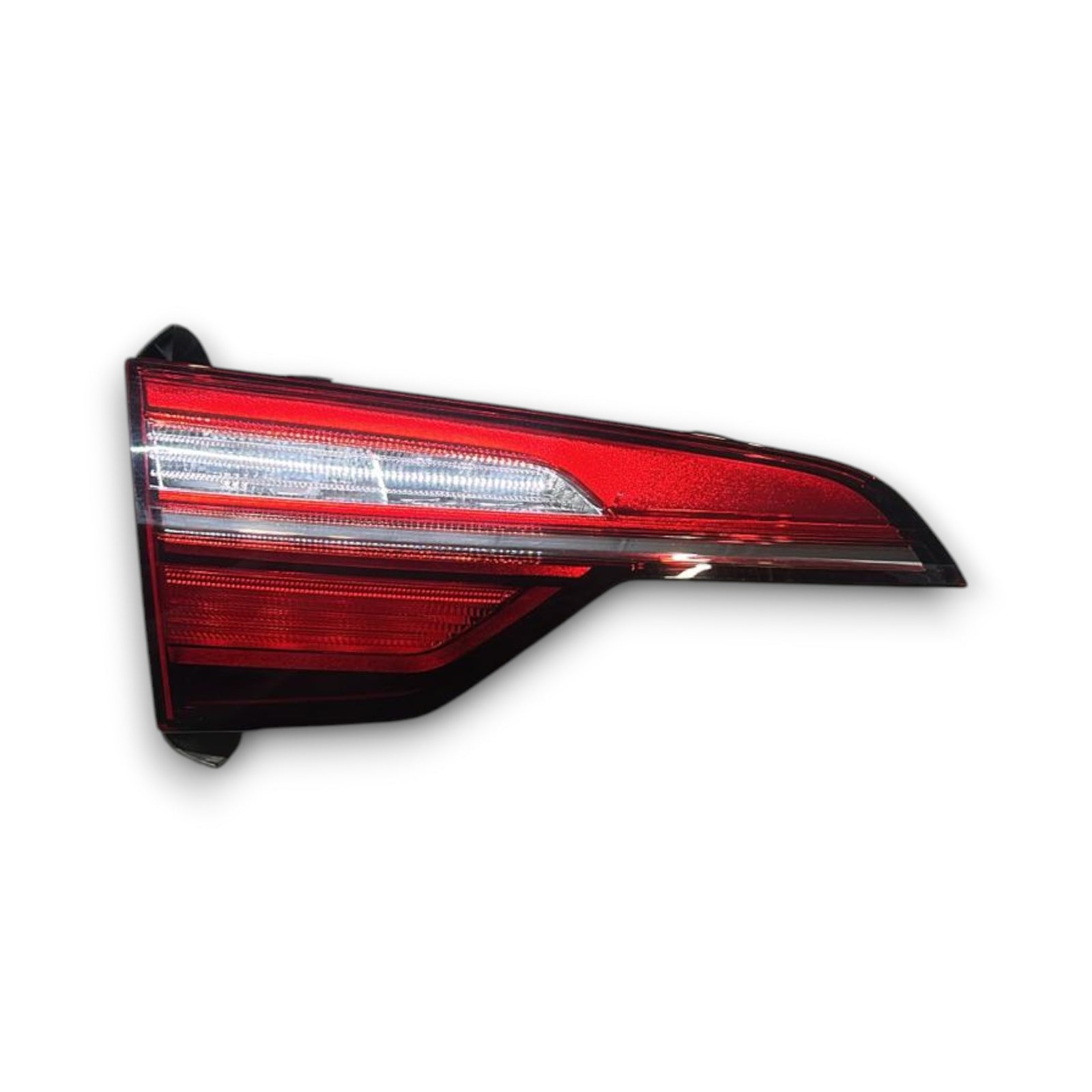 Zadnja leva luč Audi A4 (B9) SW 8w9945075aa (2015 > 2024)