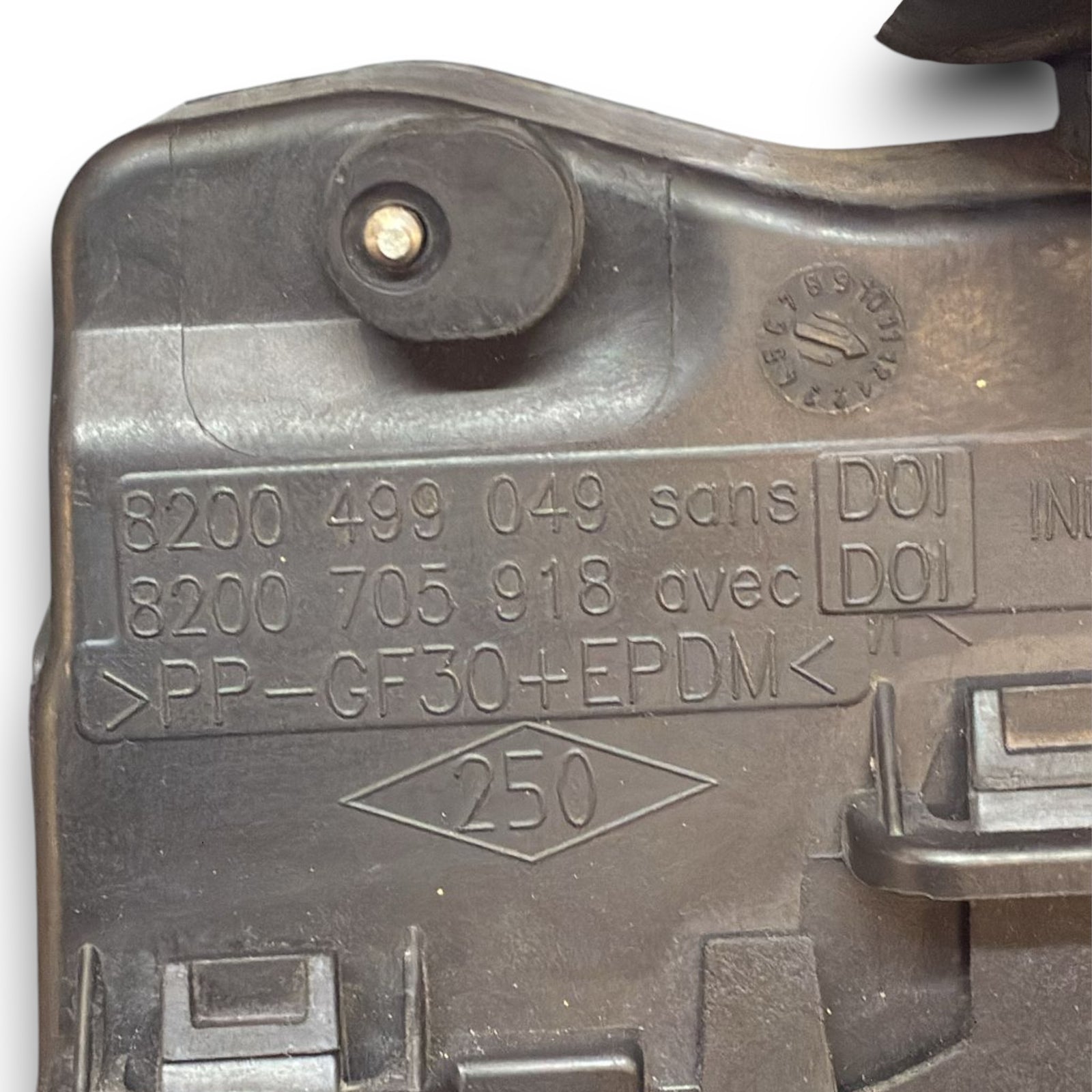 Tapa / tapón de depósito Renault Kangoo II cod. 8200499049 1.6 gasolina (2008 > 2021) cod. 8200705918