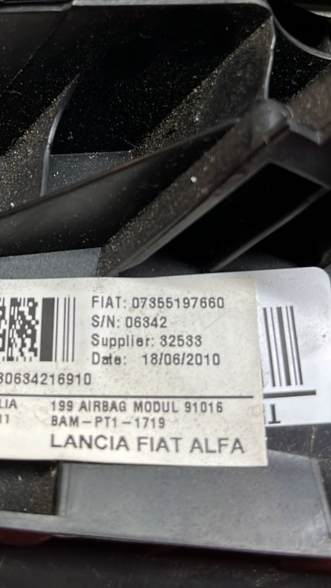 Airbag ginocchia anteriore destro Fiat Punto Evo (2012 - >) cod.07355197660 - F&P CRASH SRLS - Ricambi Usati