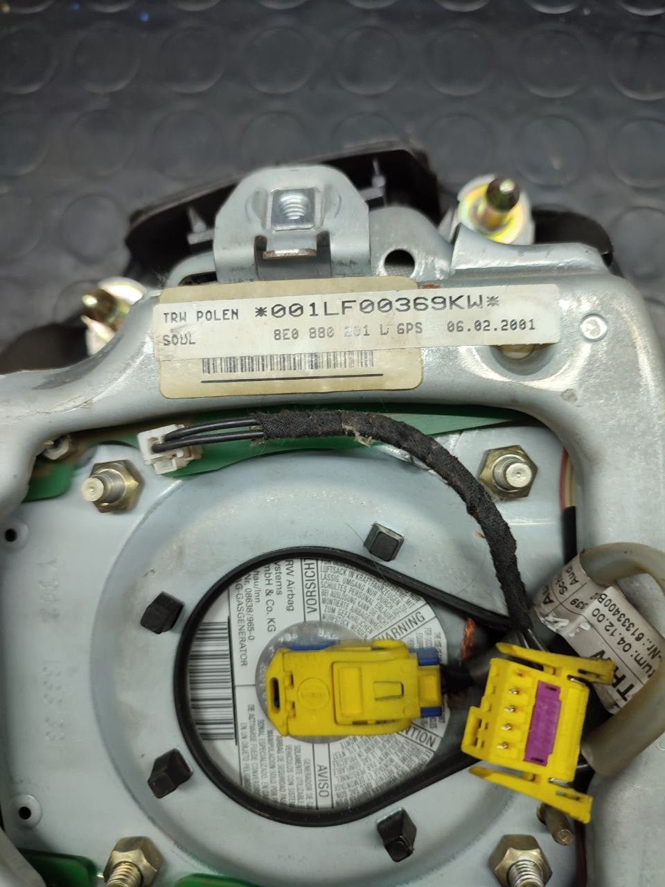 Airbag volante guidatore Audi A2 cod 8P0880201D - F&P CRASH SRLS - Ricambi Usati