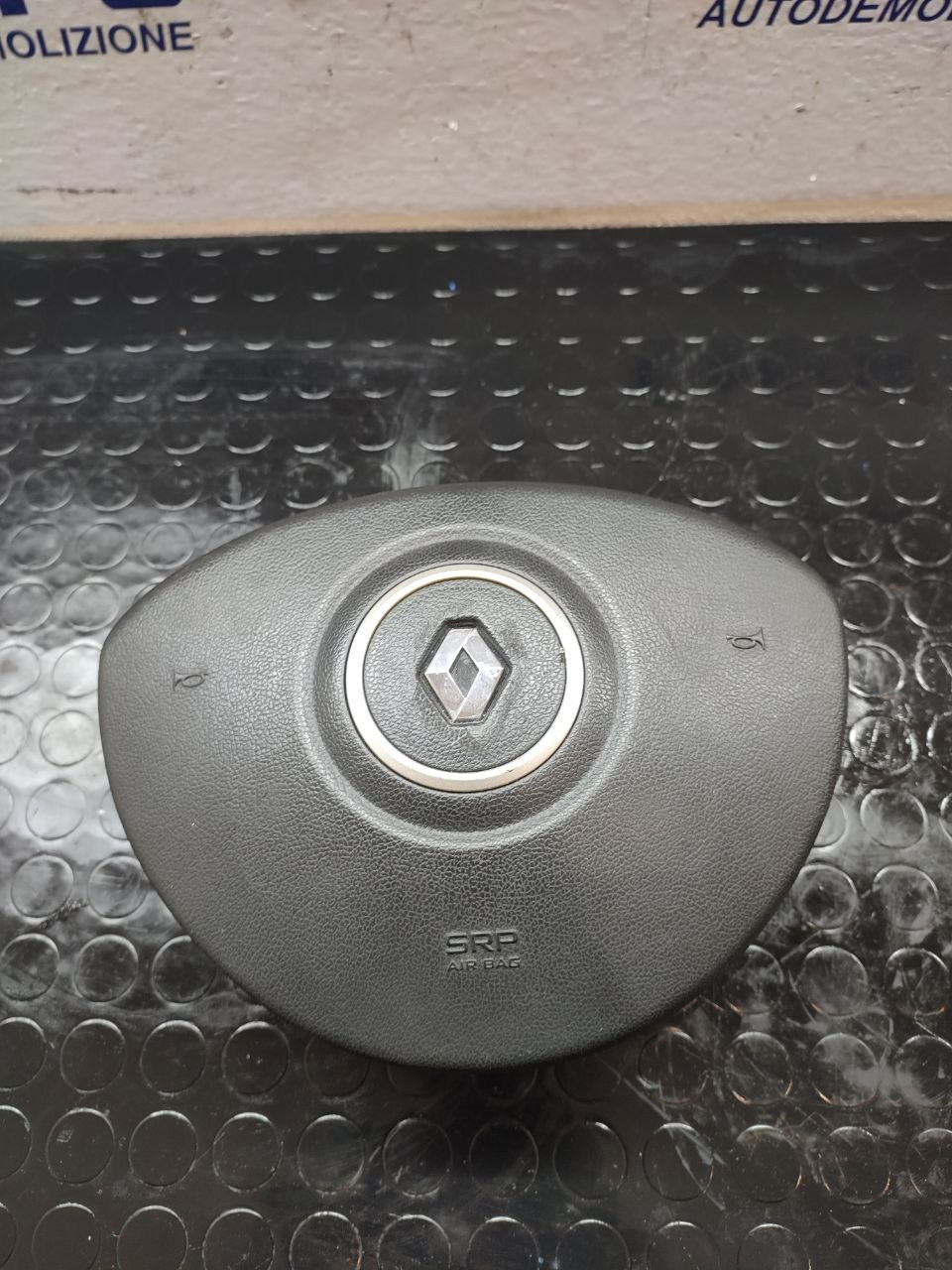 Airbag Volante / Sterzo RENAULT CLIO III 1.2 (2010) B cod: 8200677493 - F&P CRASH SRLS - Ricambi Usati