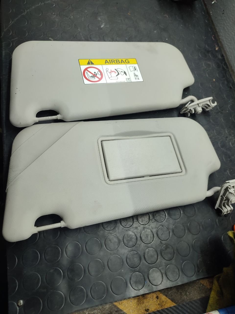 Alette parasole Ford Fiesta ( mk7 - 2017 ) - F&P CRASH SRLS - Ricambi Usati