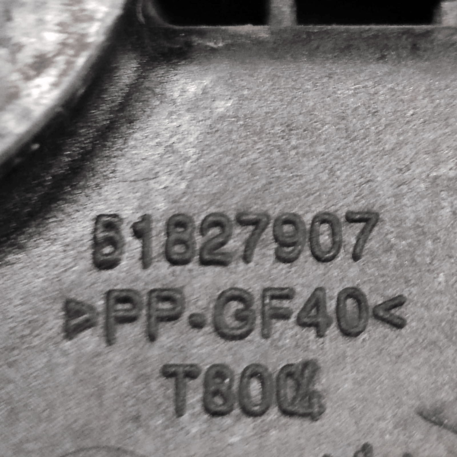 Alloggio / Supporto Batteria Fiat Doblo COD: 51827907 (2009 - 2022) - F&P CRASH SRLS - Ricambi Usati