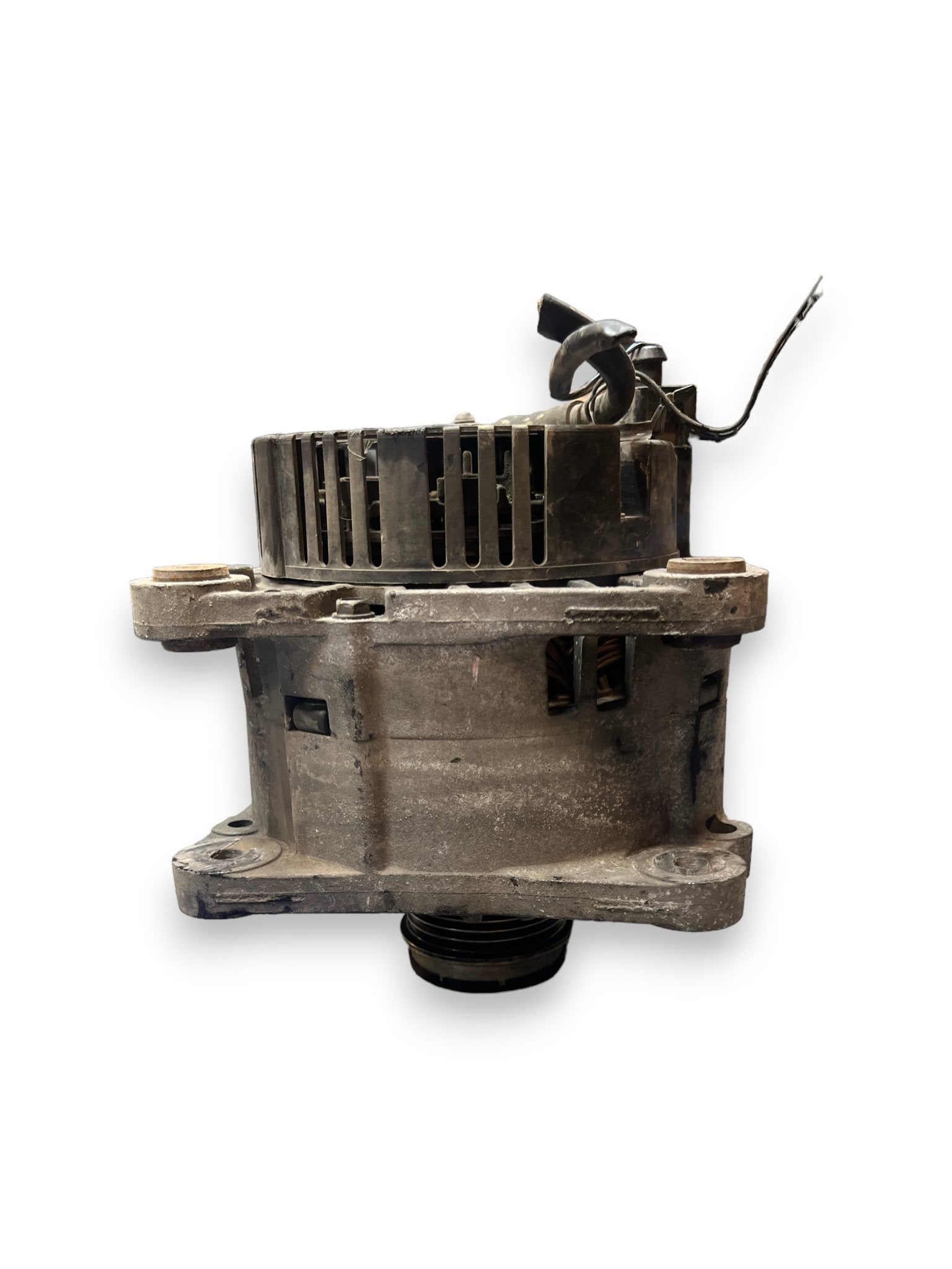 Alternatore Audi A4 ( B6 - 1.9d - 2003 ) cod : 028903029R - F&P CRASH SRLS - Ricambi Usati