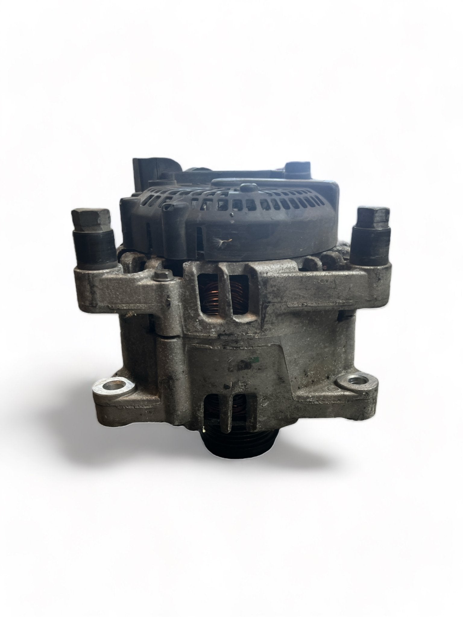 Alternatore Ford Fiesta 1.6d ( 2016 ) cod : AV6N-10300-GC - F&P CRASH SRLS - Ricambi Usati