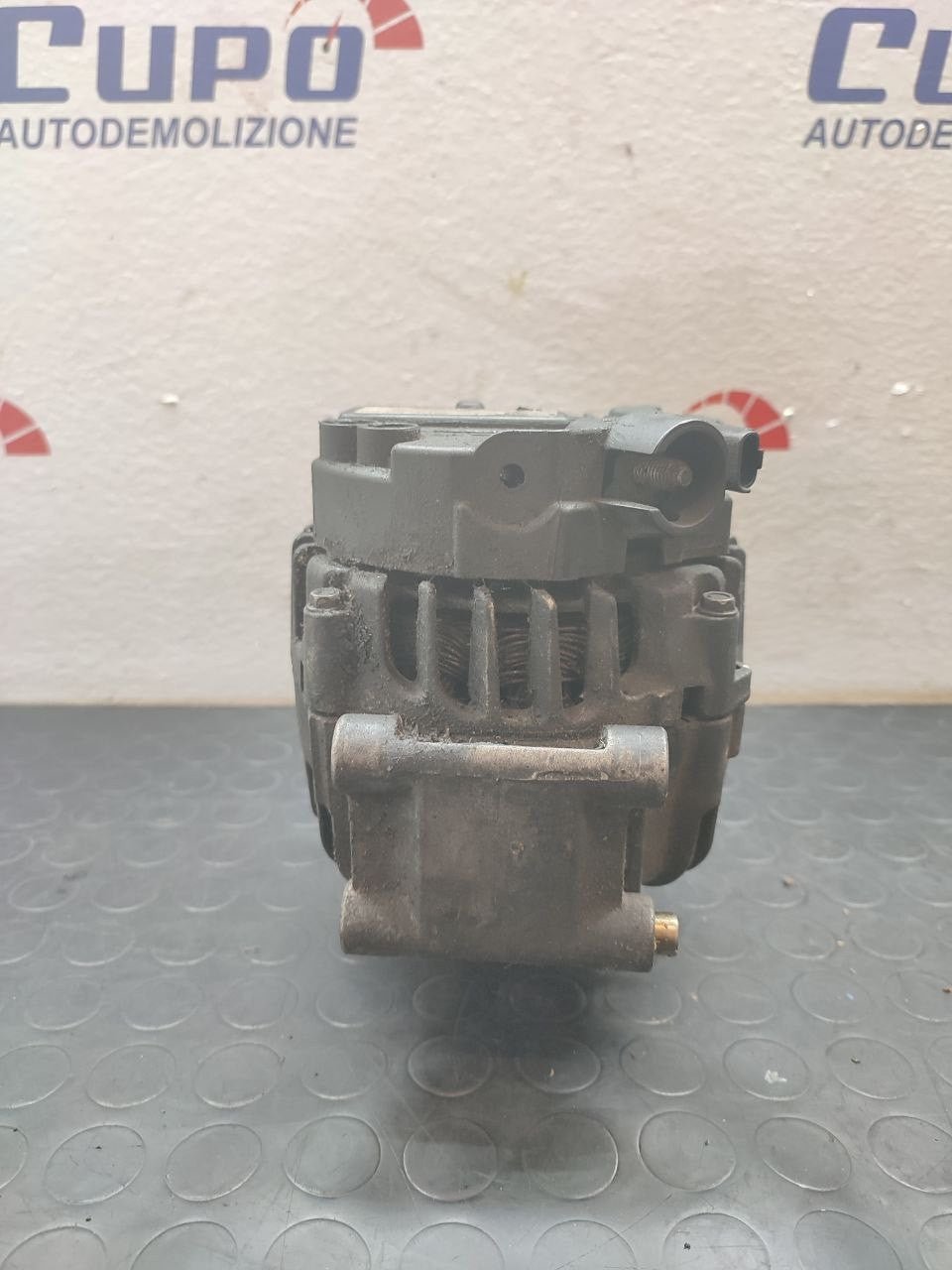 Alternatore PEUGEOT 207 (2009) Cod:V7576513 - F&P CRASH SRLS - Ricambi Usati