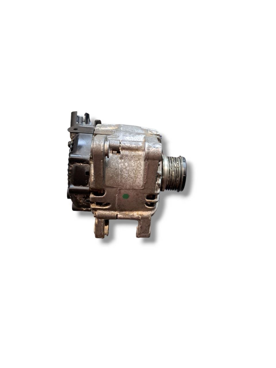 Alternatore Peugeot 208 / C3 / 308 1.2 benzina (2019>) COD:9826574080 - F&P CRASH SRLS - Ricambi Usati