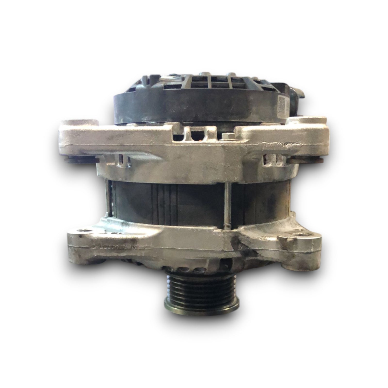 Alternatore Peugeot 3008 1.5 Diesel (2016 > 2023) cod:9824742880 - F&P CRASH SRLS - Ricambi Usati