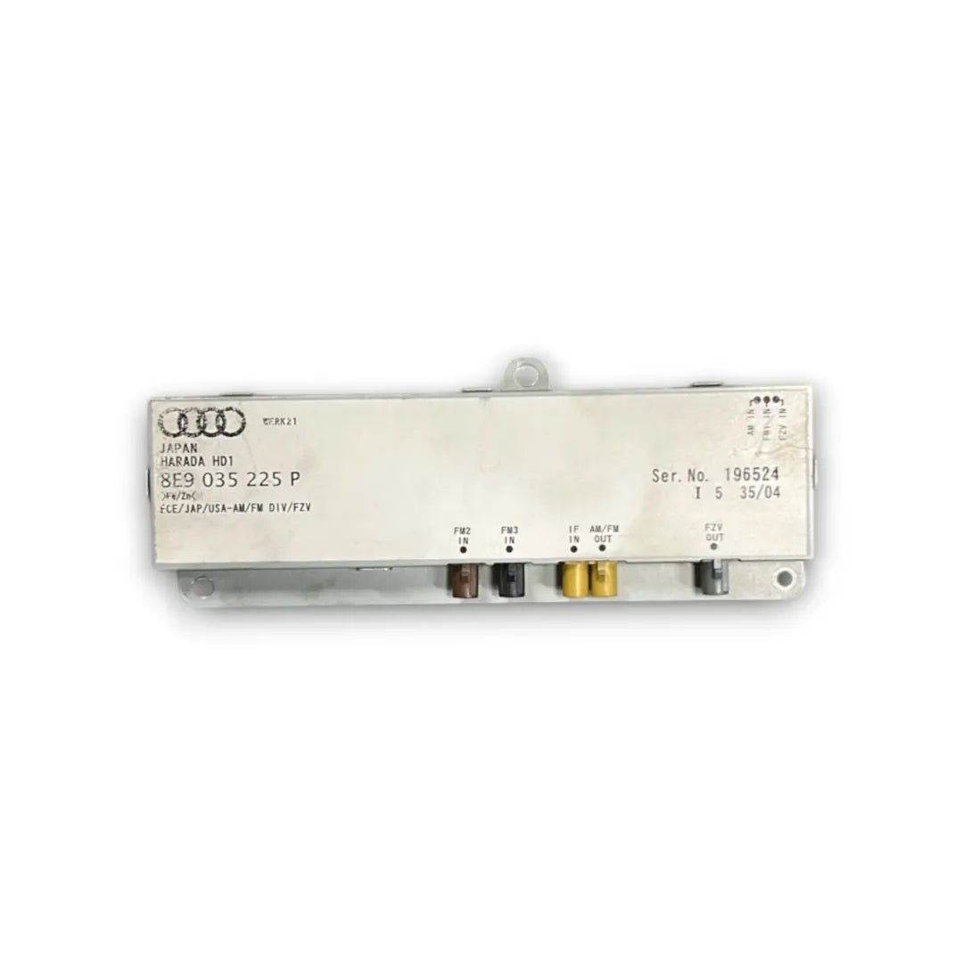 Amplificatore antenna Audi A4 8E 2004–2008 cod. 8E9035225P - F&P CRASH SRL - Ricambi Usati