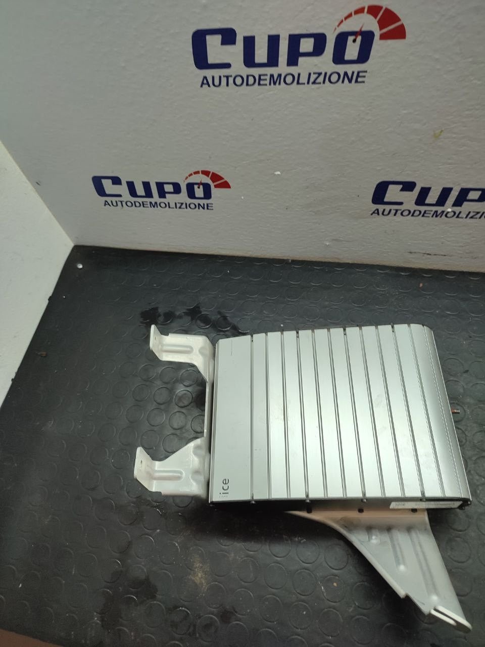 Amplificatore secondario Bang & Olufsen Audi A8 ( D4 ) cod 4h0035466 - F&P CRASH SRLS - Ricambi Usati