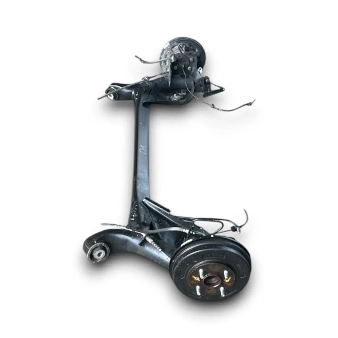 Assale posteriore Mazda 2 3ª Serie OEM DD1B28B0XC - F&P CRASH SRL - Ricambi Usati