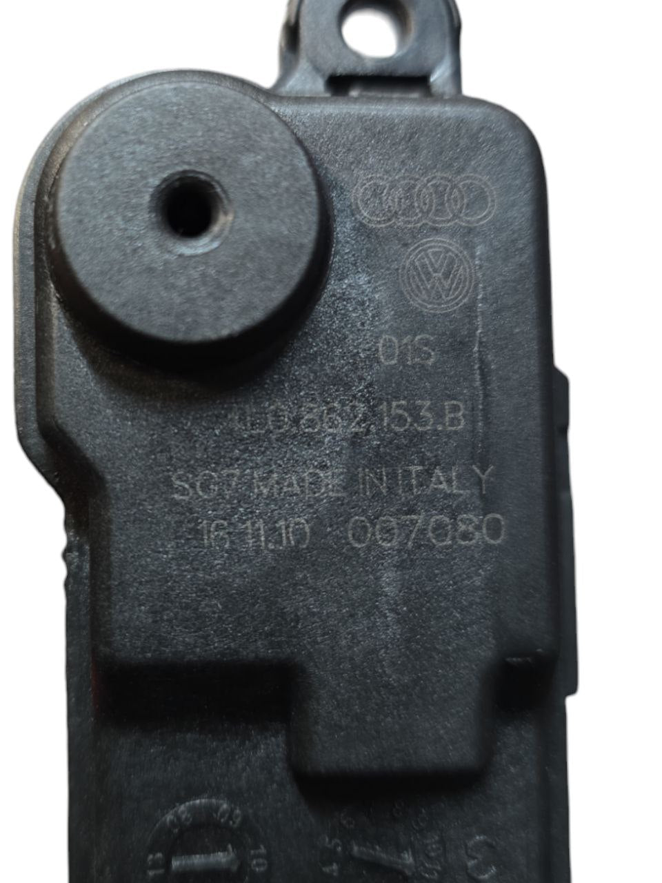 Attuatore Chiusura Centralizzata Audi Cod : 4L0862153B - F&P CRASH SRLS - Ricambi Usati