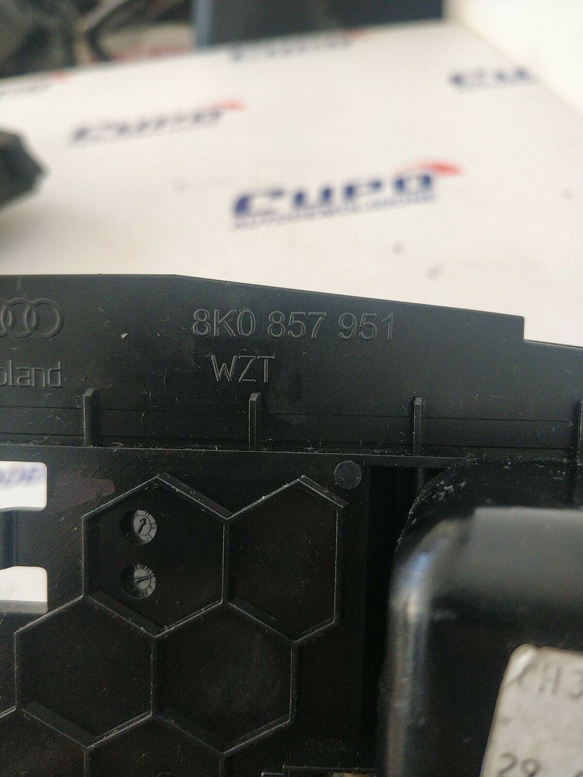 Audi A4 A5 Q5 Posacenere Con Accendisigari 8K0857951 Originale - F&P CRASH SRLS - Ricambi Usati