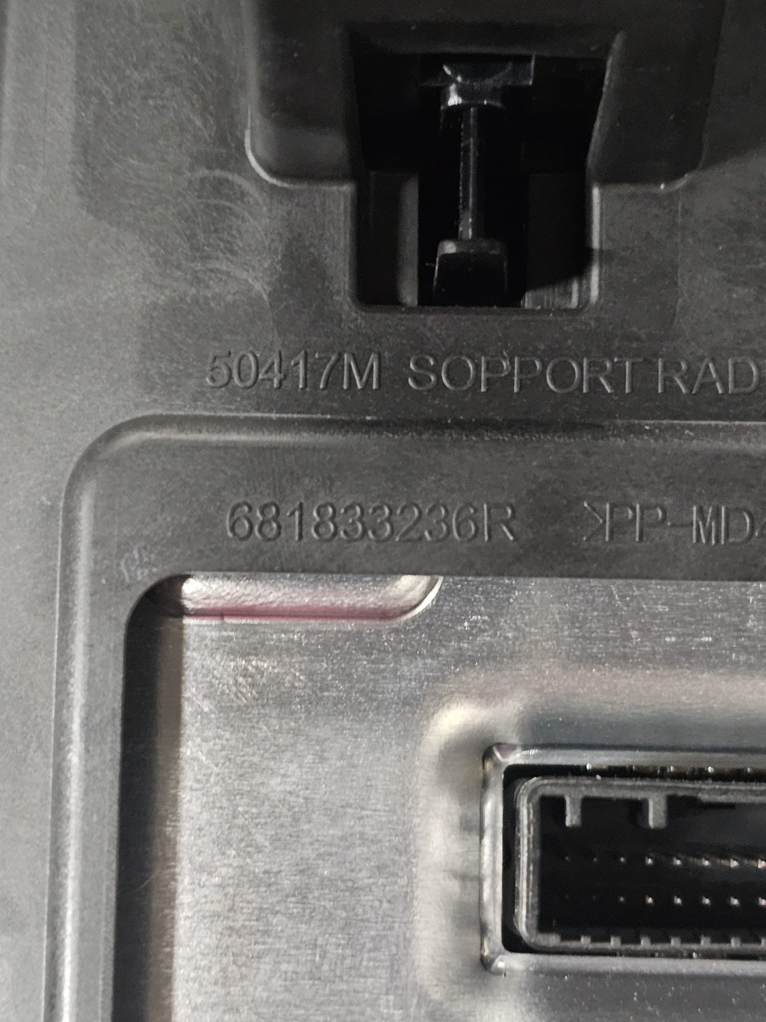 Autoradio / Navigatore + Comandi Clima Renault Megane IV Cod:681833236R (2015 - >) - F&P CRASH SRLS - Ricambi Usati