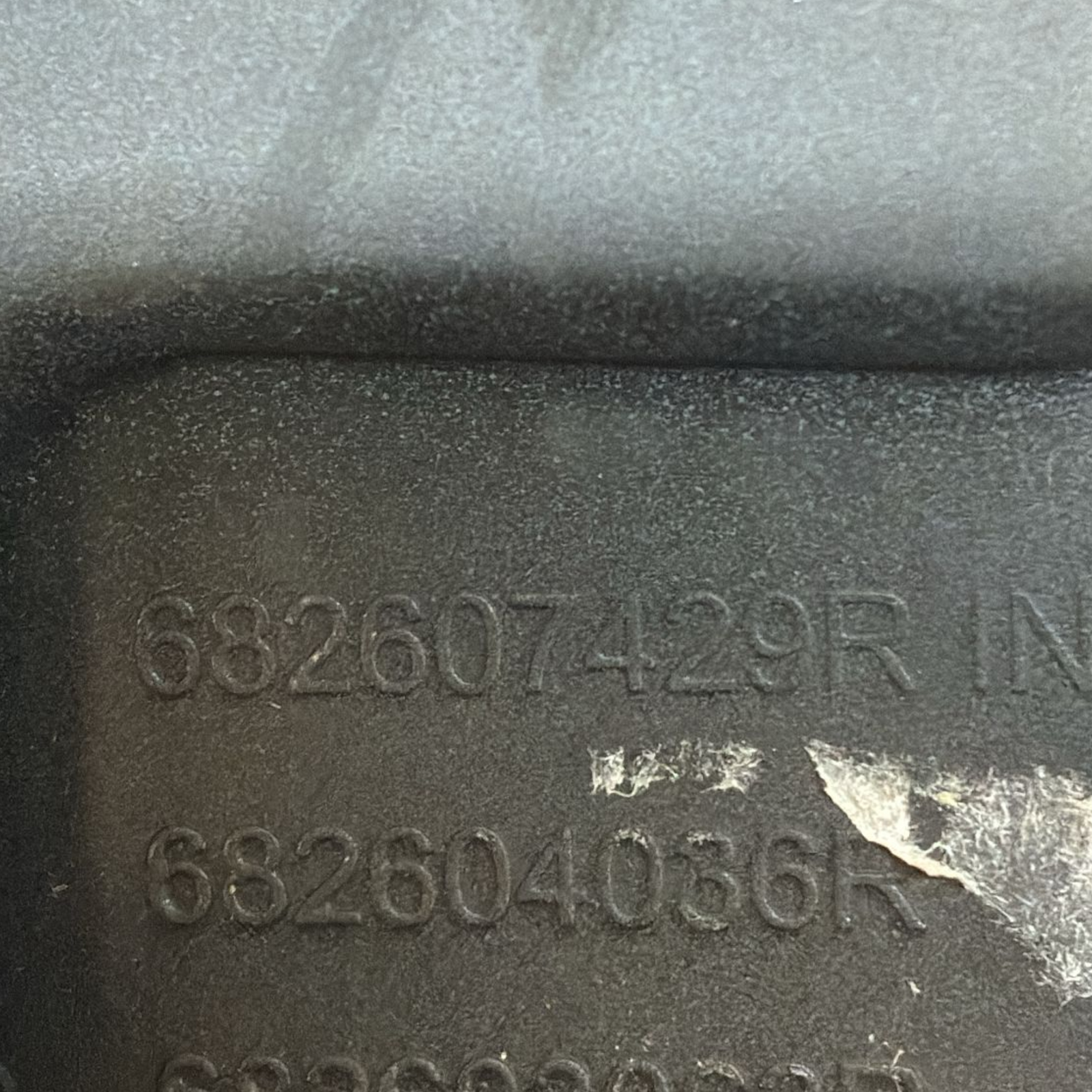 Central console cover renault grand scenic iv code: 682607429r (2016 ->)