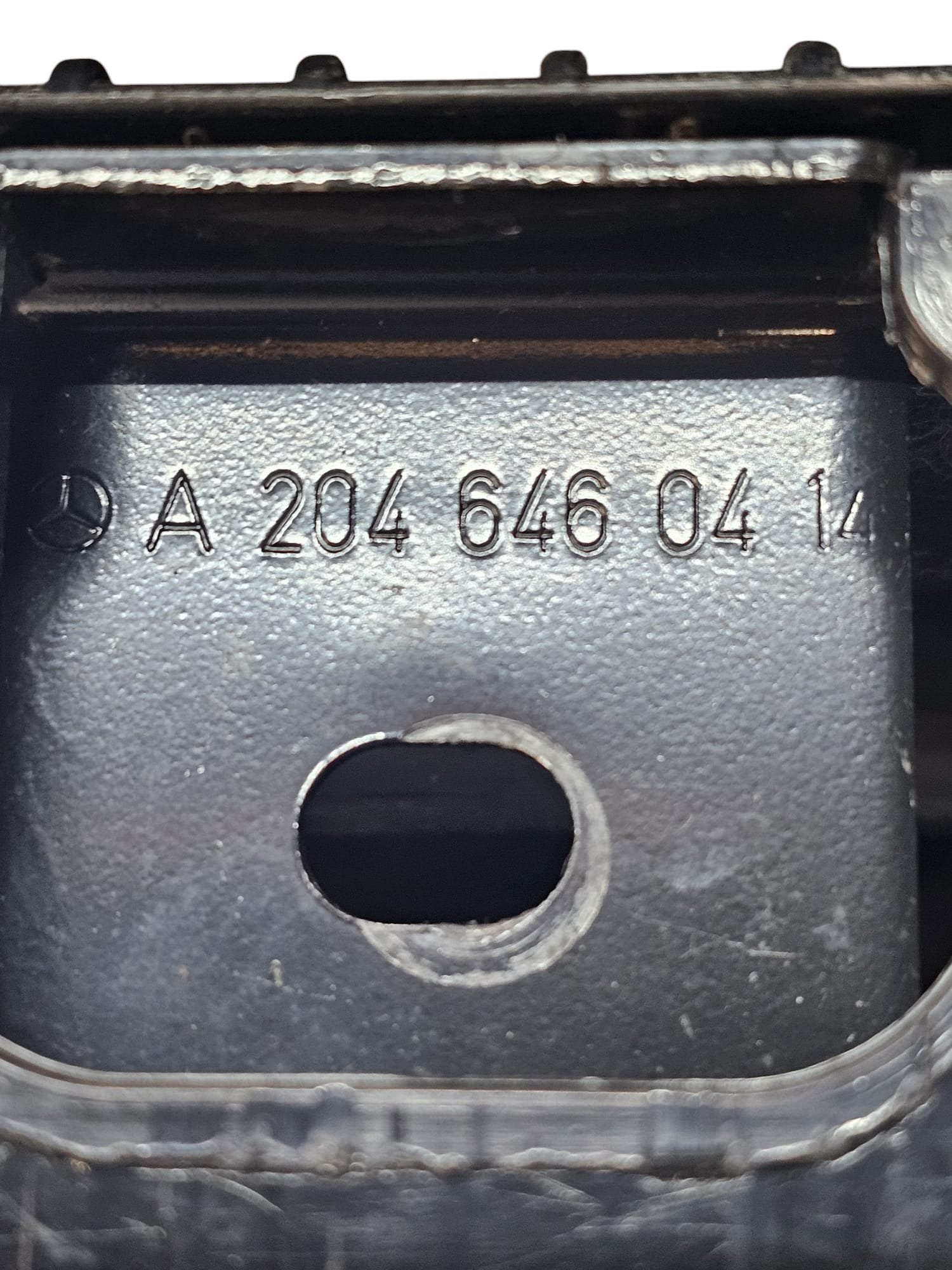 Batticofano Mercedes GLK X204 (2008 - 2015) Cod:A2046460414 Modanatura Interna Bagagliaio / Battitacco Bagagliaio - F&P CRASH SRLS - Ricambi Usati