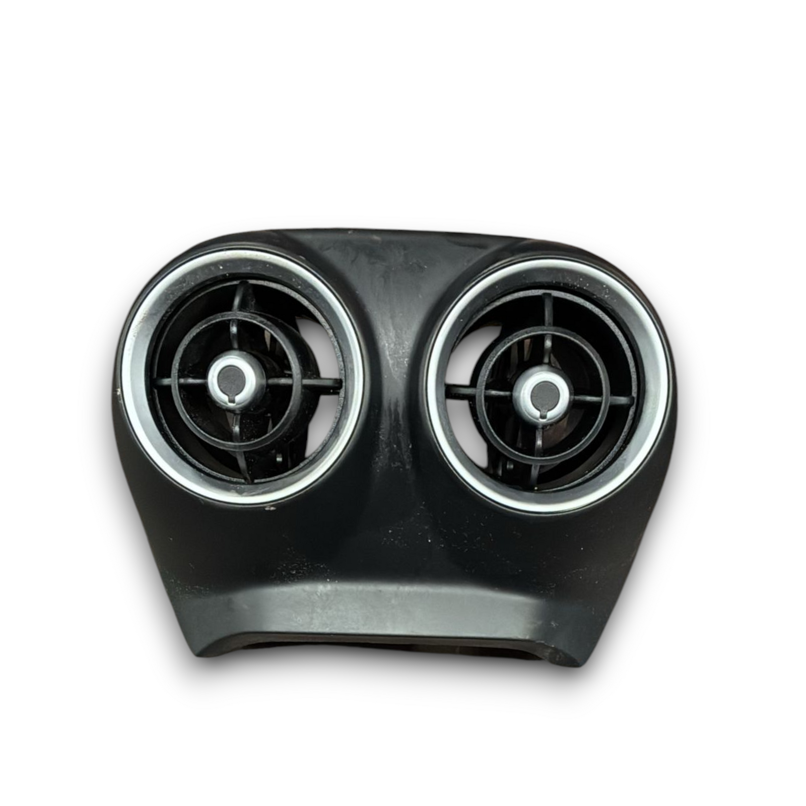 Вентилационни отвори на централния тунел Alfa Romeo Stelvio (2016 ->)