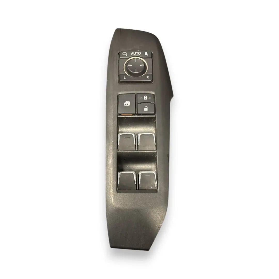 Blocco comandi alzacristalli sinistro Lexus NX OEM 8404078030 - F&P CRASH SRL - Ricambi Usati