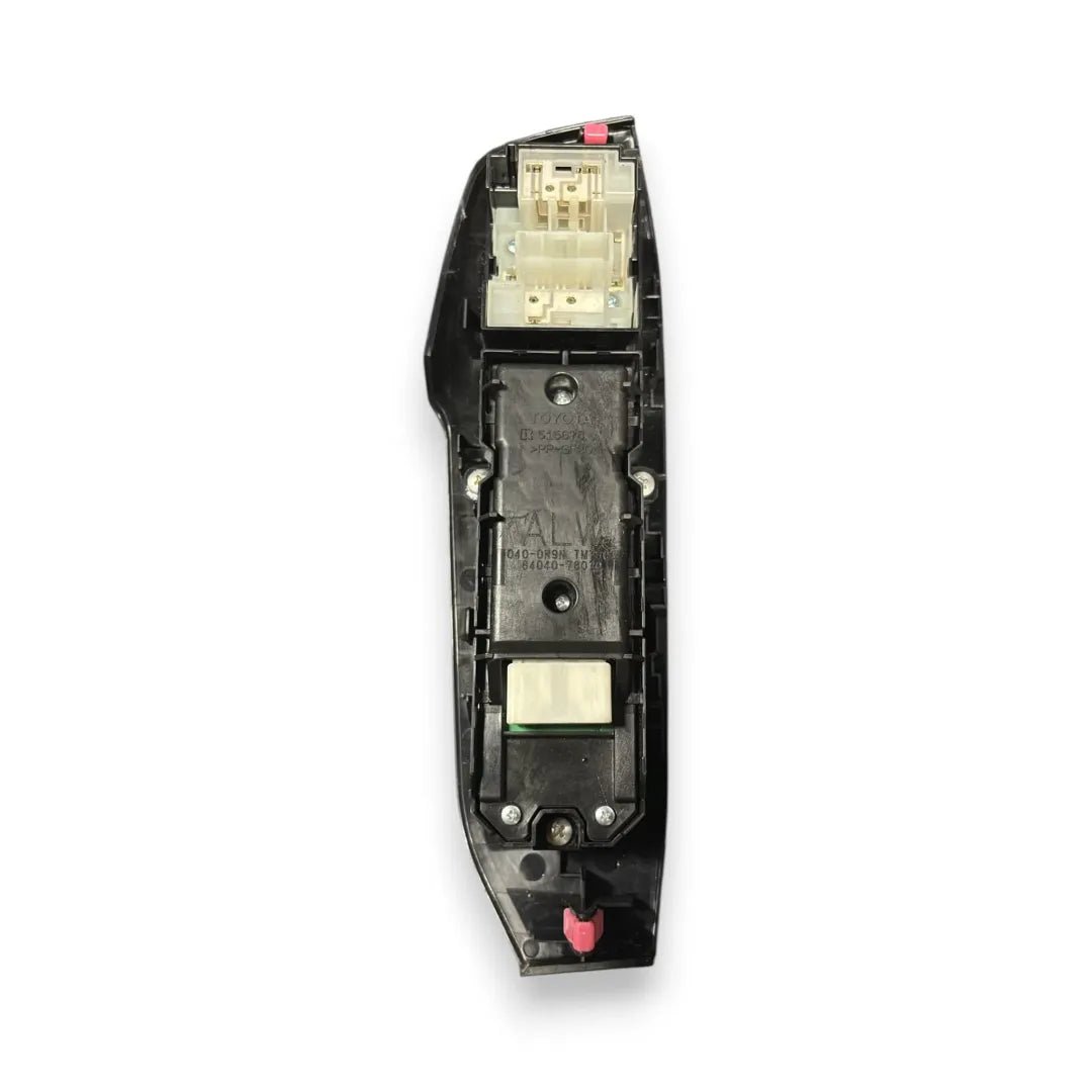 Blocco comandi alzacristalli sinistro Lexus NX OEM 8404078030 - F&P CRASH SRL - Ricambi Usati