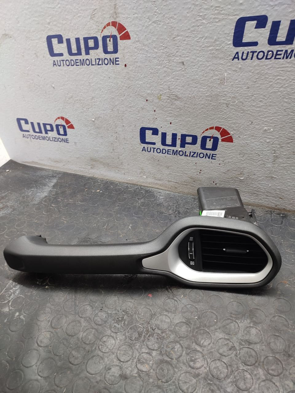 Bocchetta areazione lato passeggero Jeep Renegade cod 7356156880 ( 2018 ) - F&P CRASH SRLS - Ricambi Usati