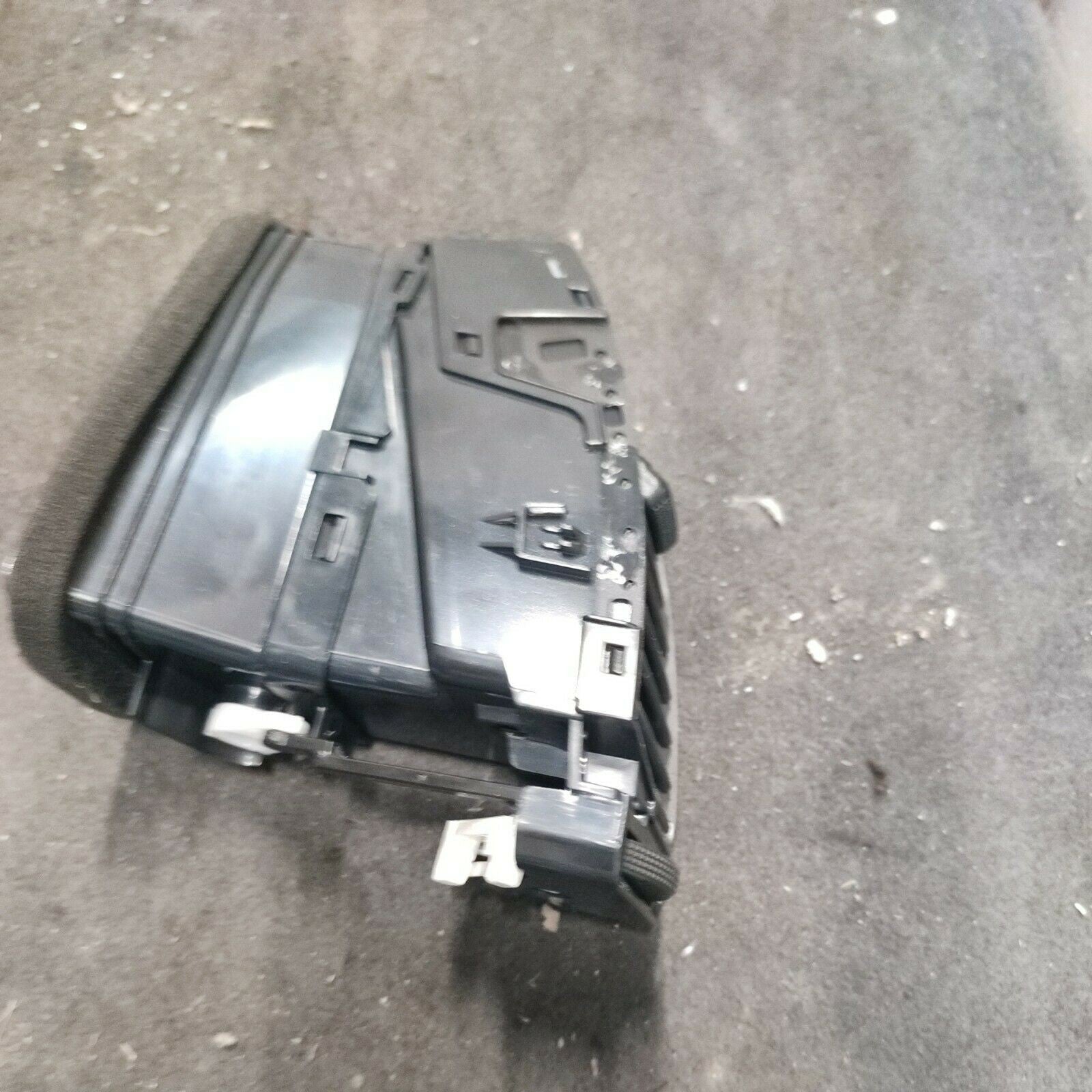 Bocchetta Aria Aerazione Centrale Sinistra 97410-1J000 HYUNDAI I20 2009 1.2 5P - F&P CRASH SRLS - Ricambi Usati