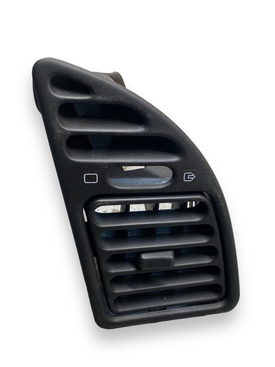 Bocchetta aria condizionata anteriore destra Peugeot 306 ( 1998 ) cod. 91013201 - F&P CRASH SRLS - Ricambi Usati