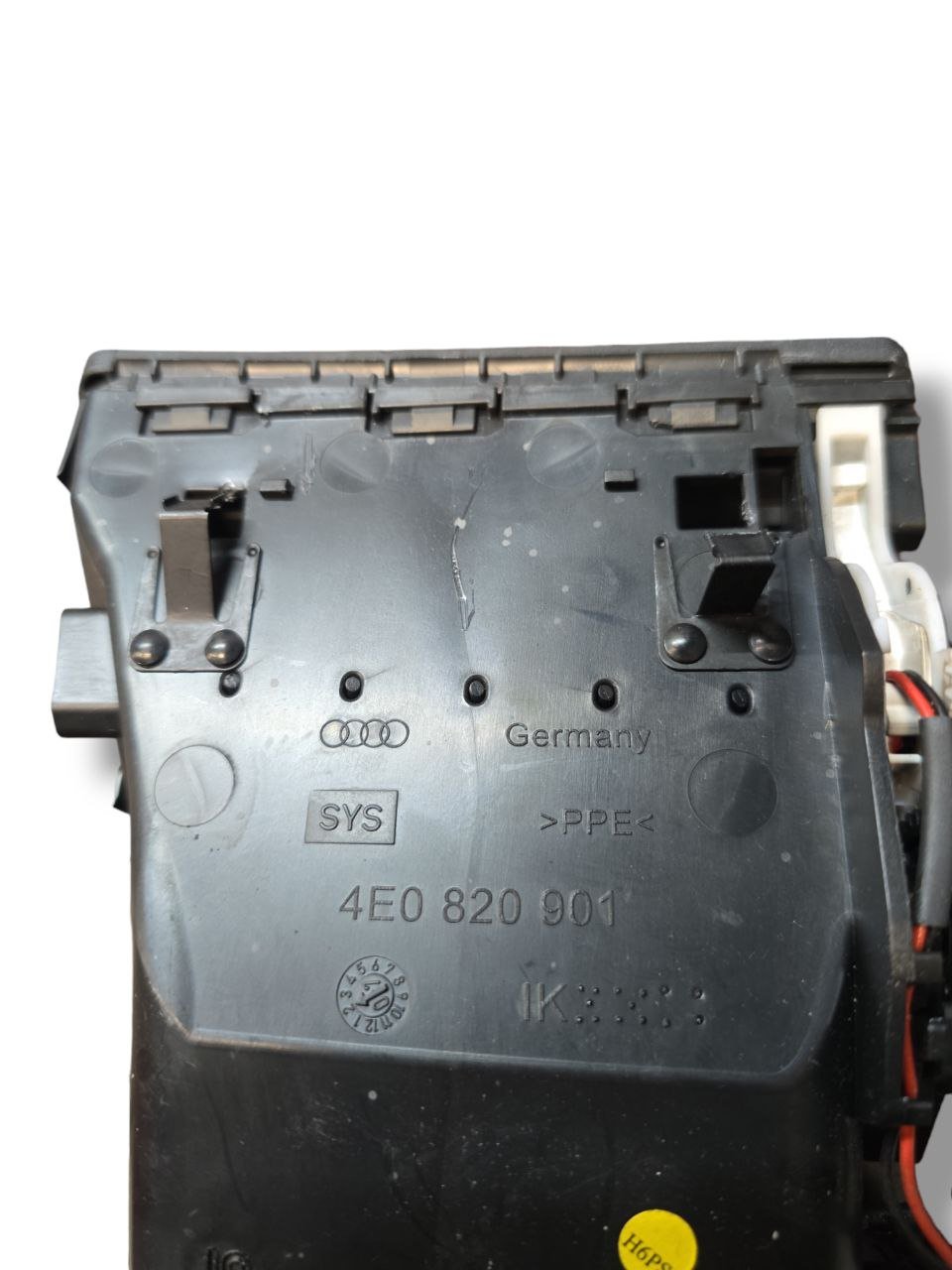 Bocchetta Aria Condizionata Audi A8 4E ( 2003 - 2009 ) Cod : 4E0820901 - F&P CRASH SRLS - Ricambi Usati