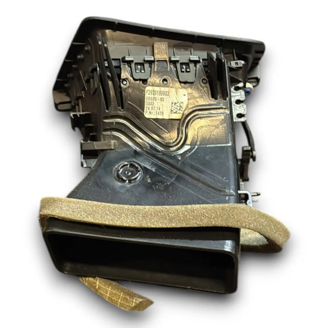 Dettaglio Bocchetta aria laterale cruscotto sinistra BMW Serie 5 F10 dal 2013 OEM 64229166889 - foto 2