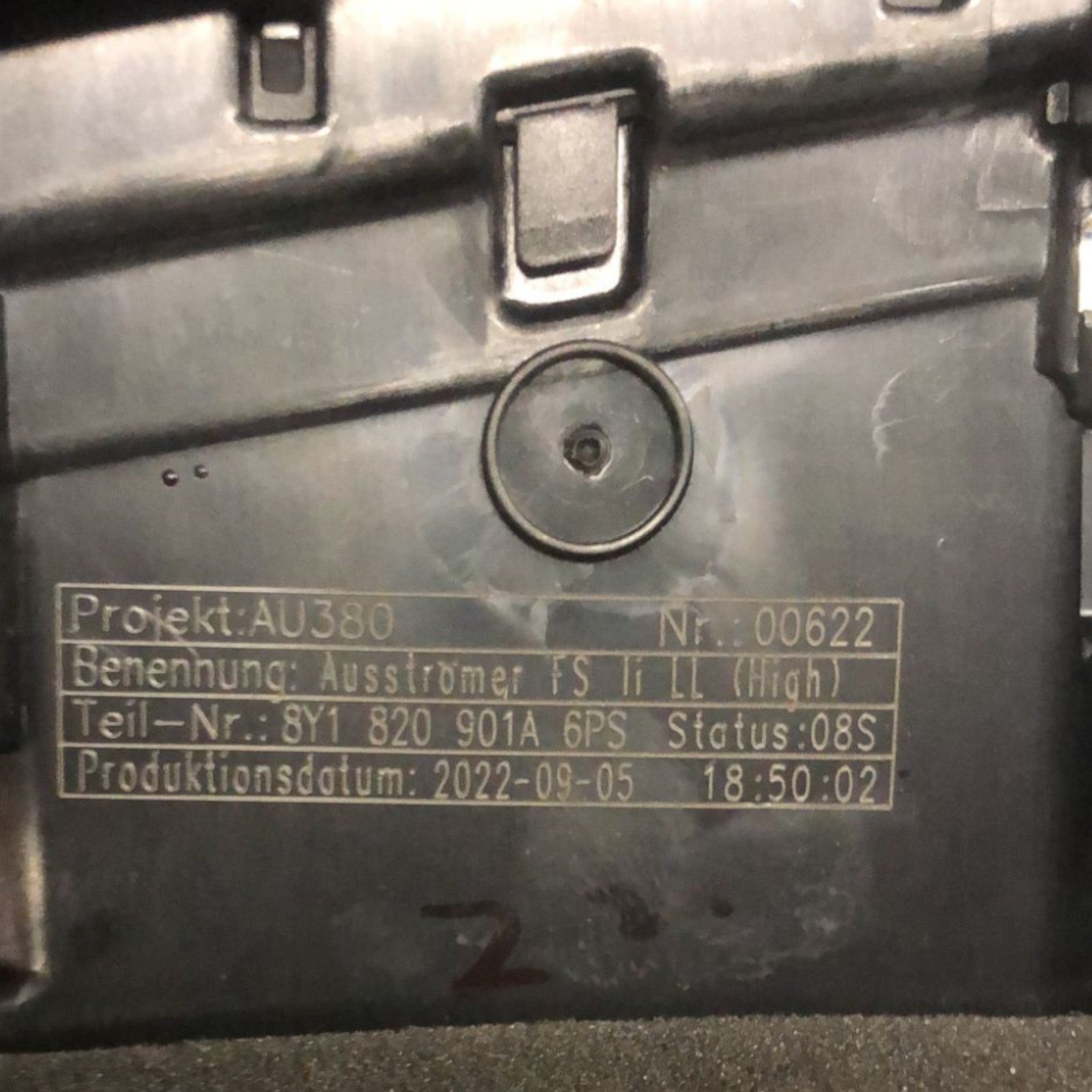 bocchetta Aria Sinistra Audi A3 8Y (2020 >) cod:8Y1820901 - F&P CRASH SRLS - Ricambi Usati