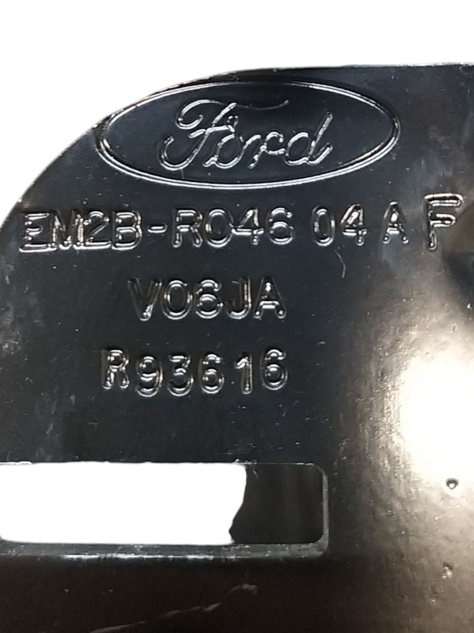 Bracciolo Tunnel Centrale Ford S-Max ( 2015 - 2020 ) Cod : EM2B-R04604AF - F&P CRASH SRLS - Ricambi Usati