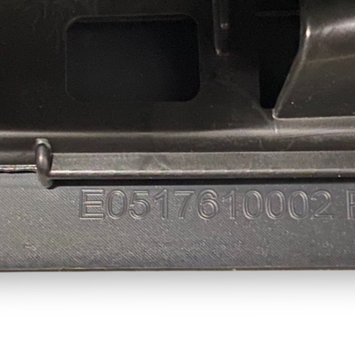 Bracciolo + tunnel centrale mercedes - benz classe a w176 Cod: e0517610001 (2012 - 2018) - F&P CRASH SRLS - Ricambi Usati