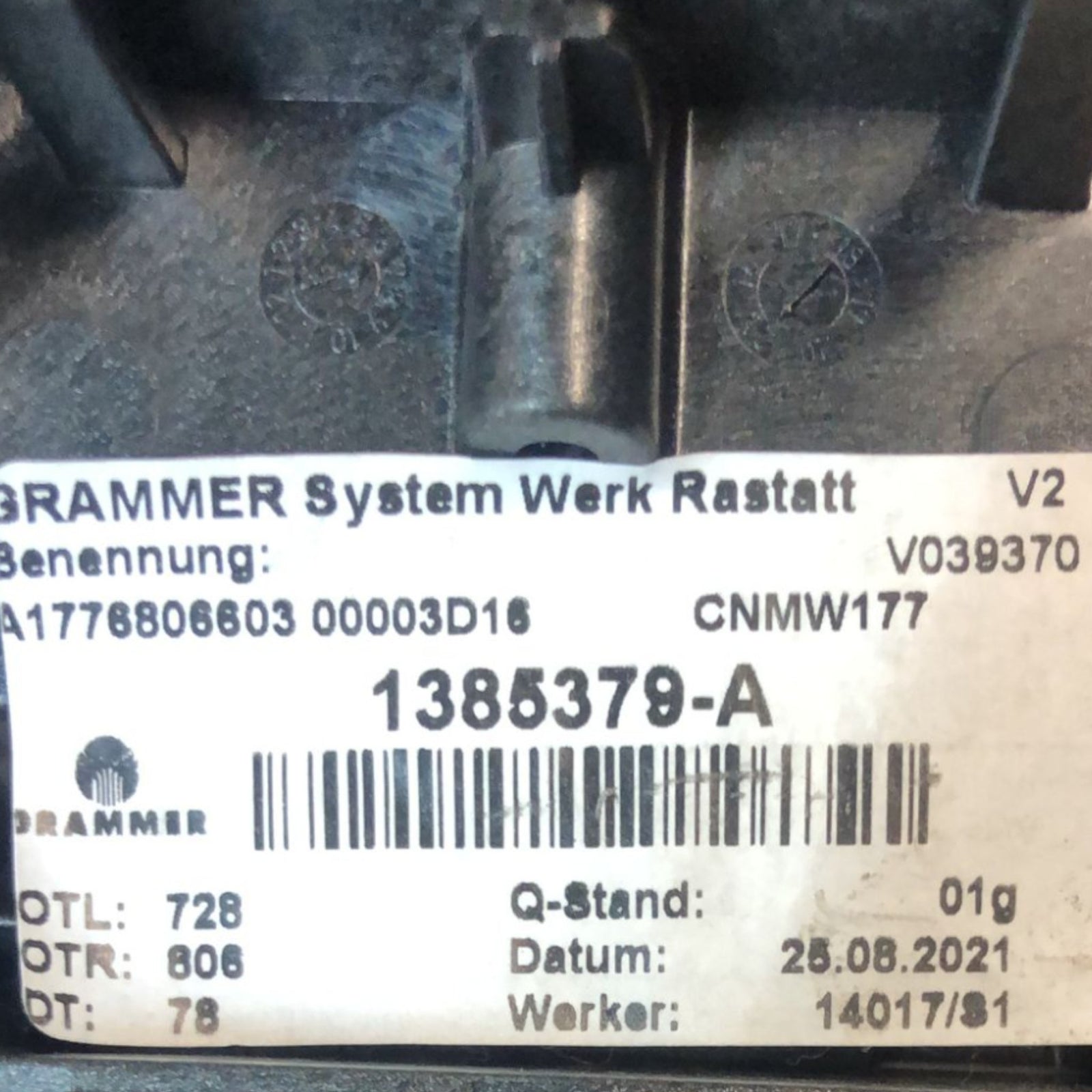 Bracciolo Tunnel Centrale Mercedes Benz Classe A W177 (2018 >) cod:1385379 - A - F&P CRASH SRLS - Ricambi Usati
