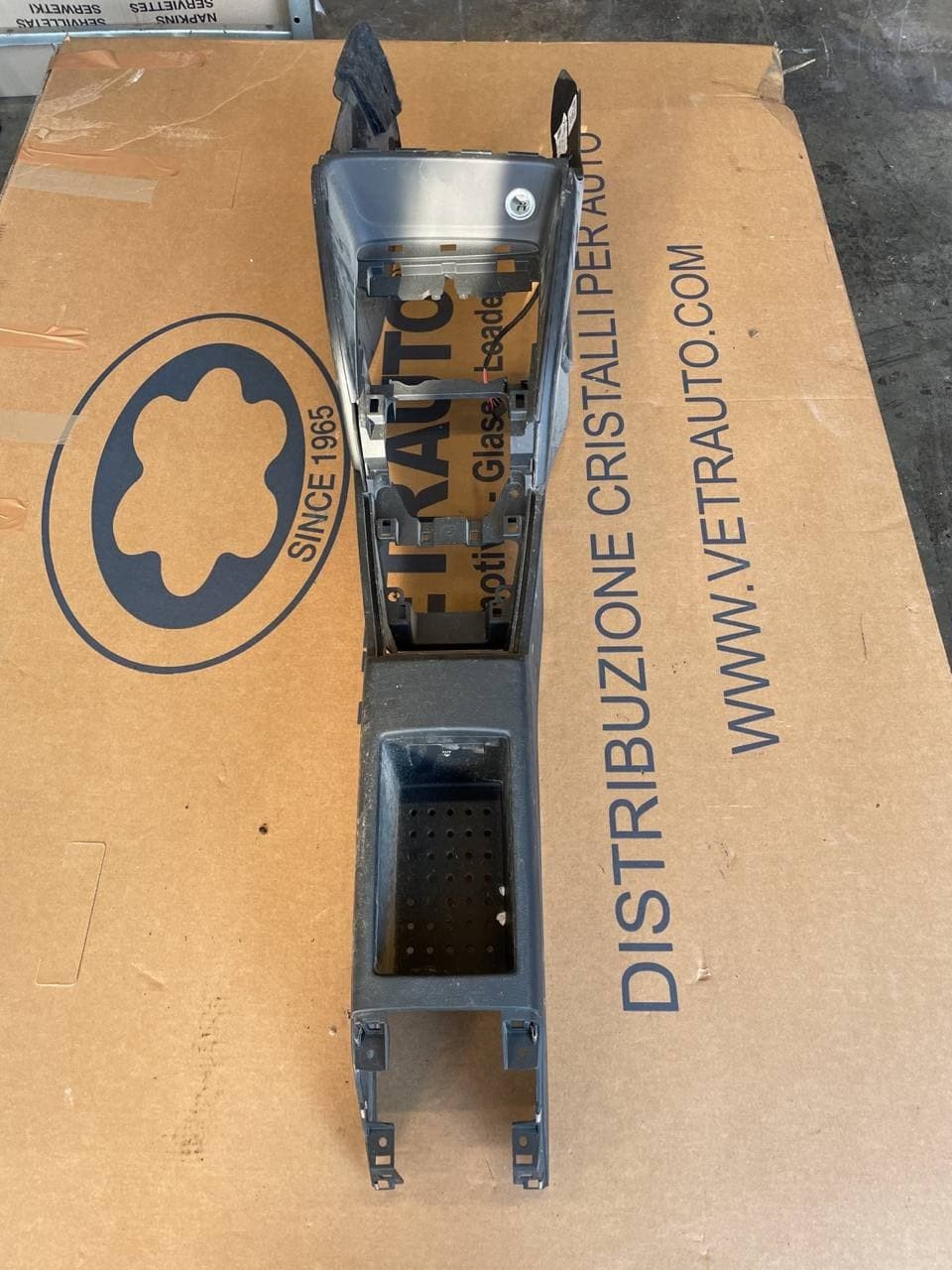 Bracciolo Tunnel centrale Mercedes Classe C coupè w204 - F&P CRASH SRLS - Ricambi Usati