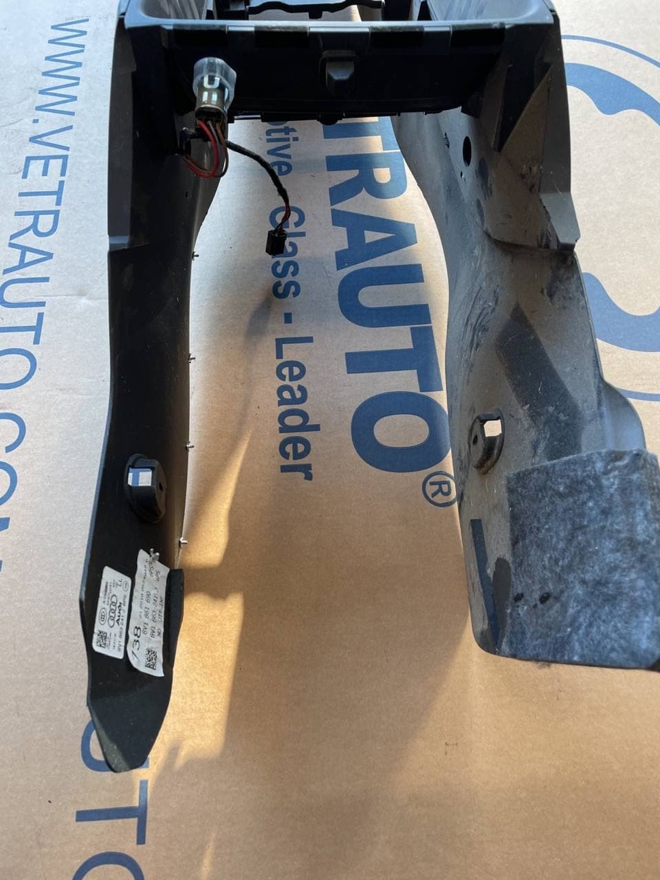 Bracciolo Tunnel centrale Mercedes Classe C coupè w204 - F&P CRASH SRLS - Ricambi Usati