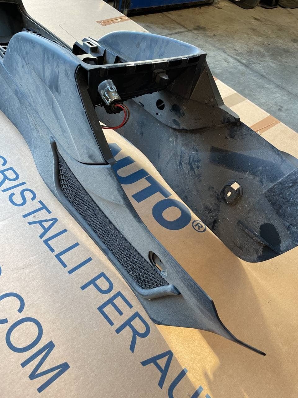 Bracciolo Tunnel centrale Mercedes Classe C coupè w204 - F&P CRASH SRLS - Ricambi Usati