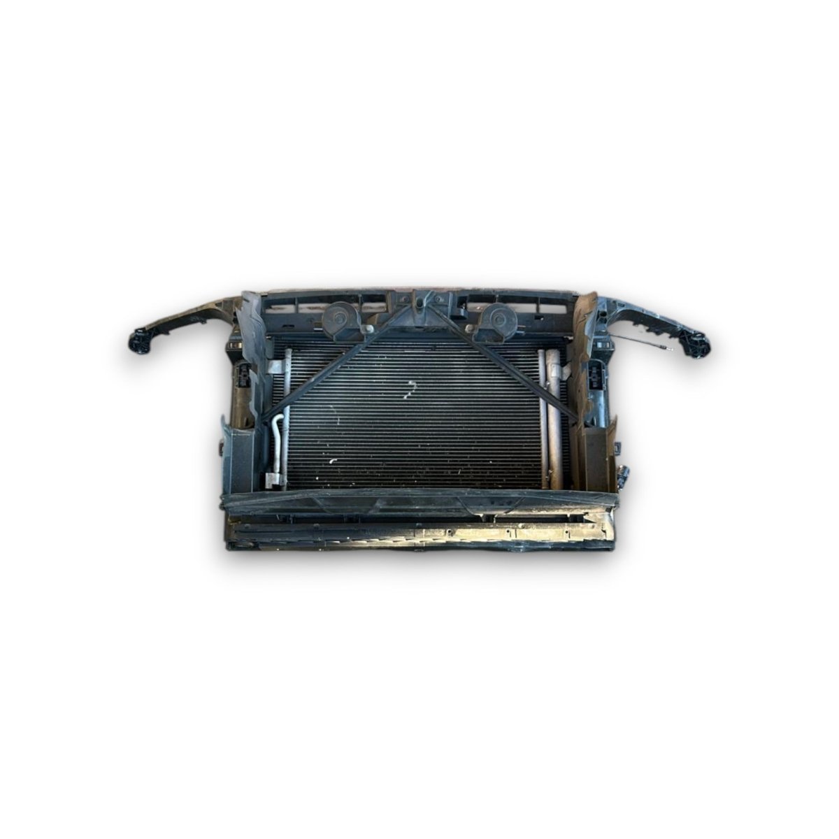 Calandra anteriore Audi A3 (8Y) cod.5q0121205al 2.0 diesel (2020 > ) cod.5q0121207bh cod.5q0121251eb + elettroventola e radiatori - F&P CRASH SRLS - Ricambi Usati