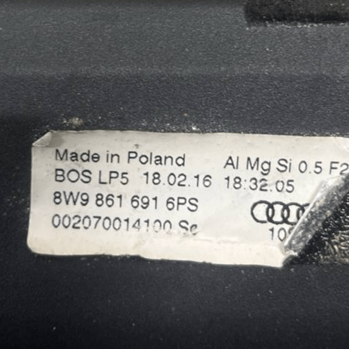 Cappelliera / Tendina Divisoria Audi A4 B9 Avant (2015 al 2024) cod: 8W98616916PS - F&P CRASH SRLS - Ricambi Usati