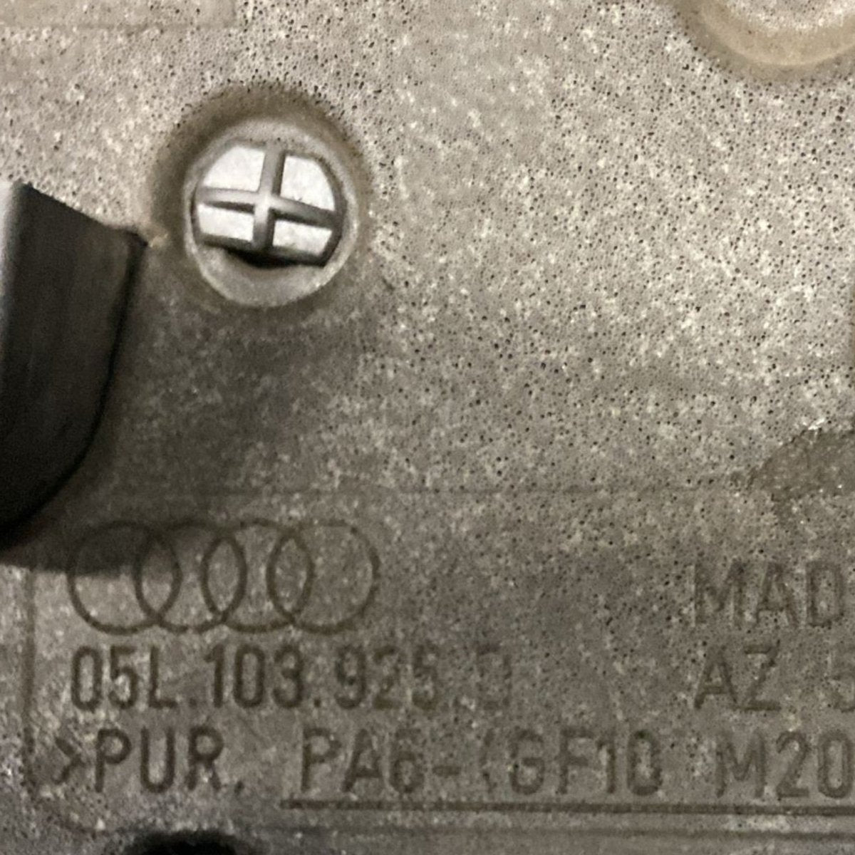 Carter / engine cover audi a4 b9 cod . 05l103925d 2.0 diesel (2015 > 2024) - F&P CRASH SRL - Used Spare Parts