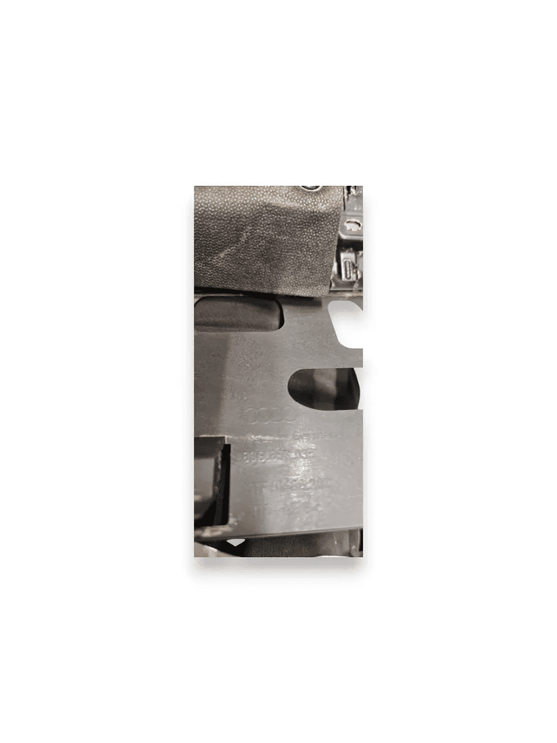 Dettaglio Cassetto portaoggetti Audi Q3 SPB F3N dal 2019 cod. 83B857035 - foto 3