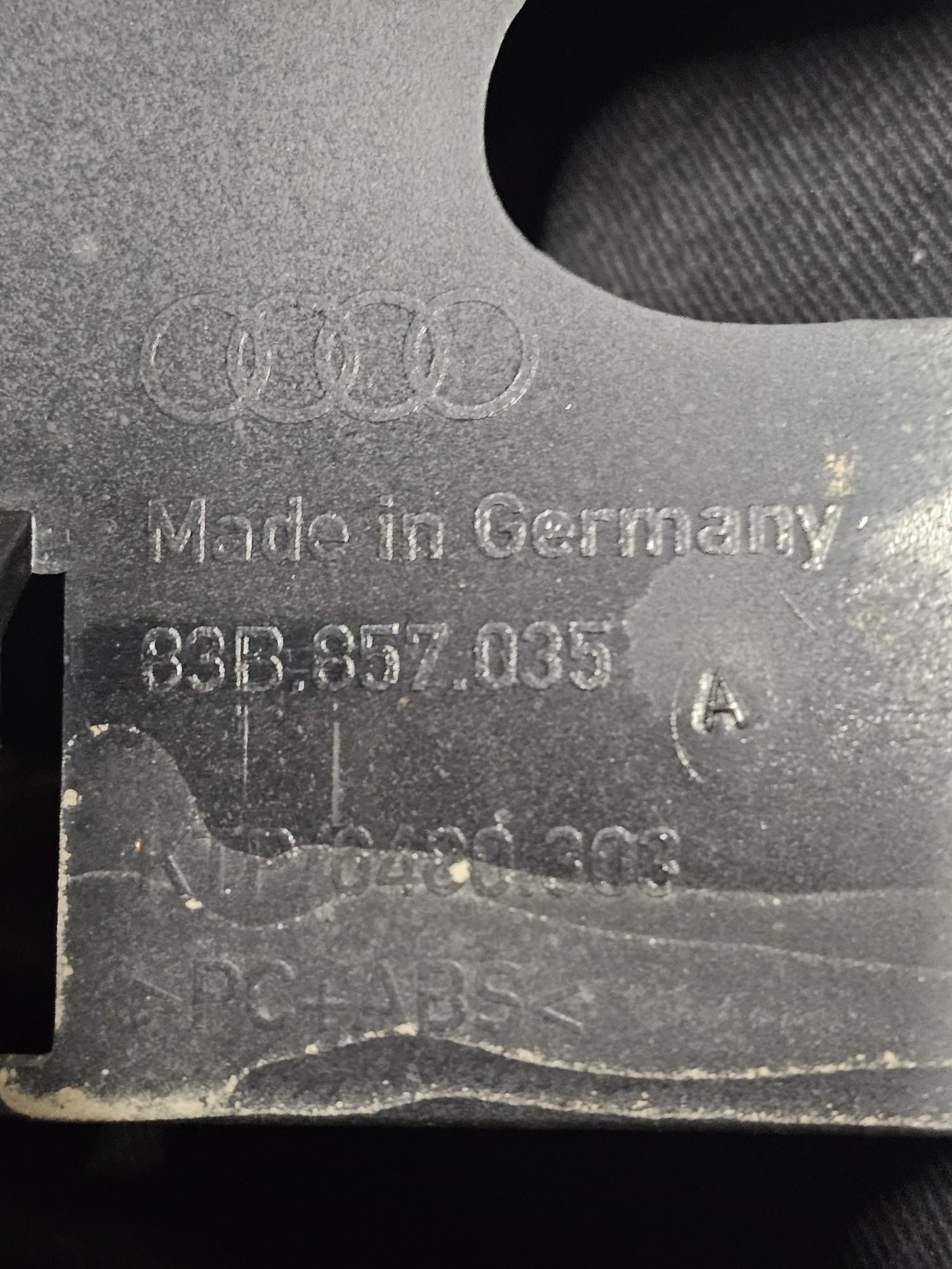 Cassetto / Vano Portaoggetti Audi Q3 F3 Cod:83B857035 (2018 - >) - F&P CRASH SRLS - Ricambi Usati