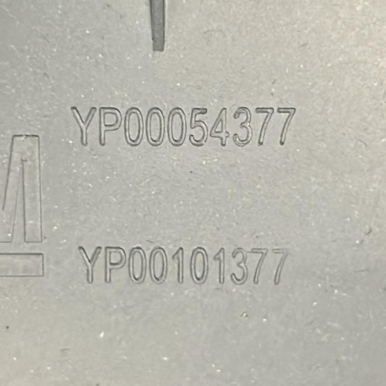 Cassetto / Vano Portaoggetti Opel Grandland X cod.YP00054377 (2017 > ) cod.YP00101377 - F&P CRASH SRLS - Ricambi Usati