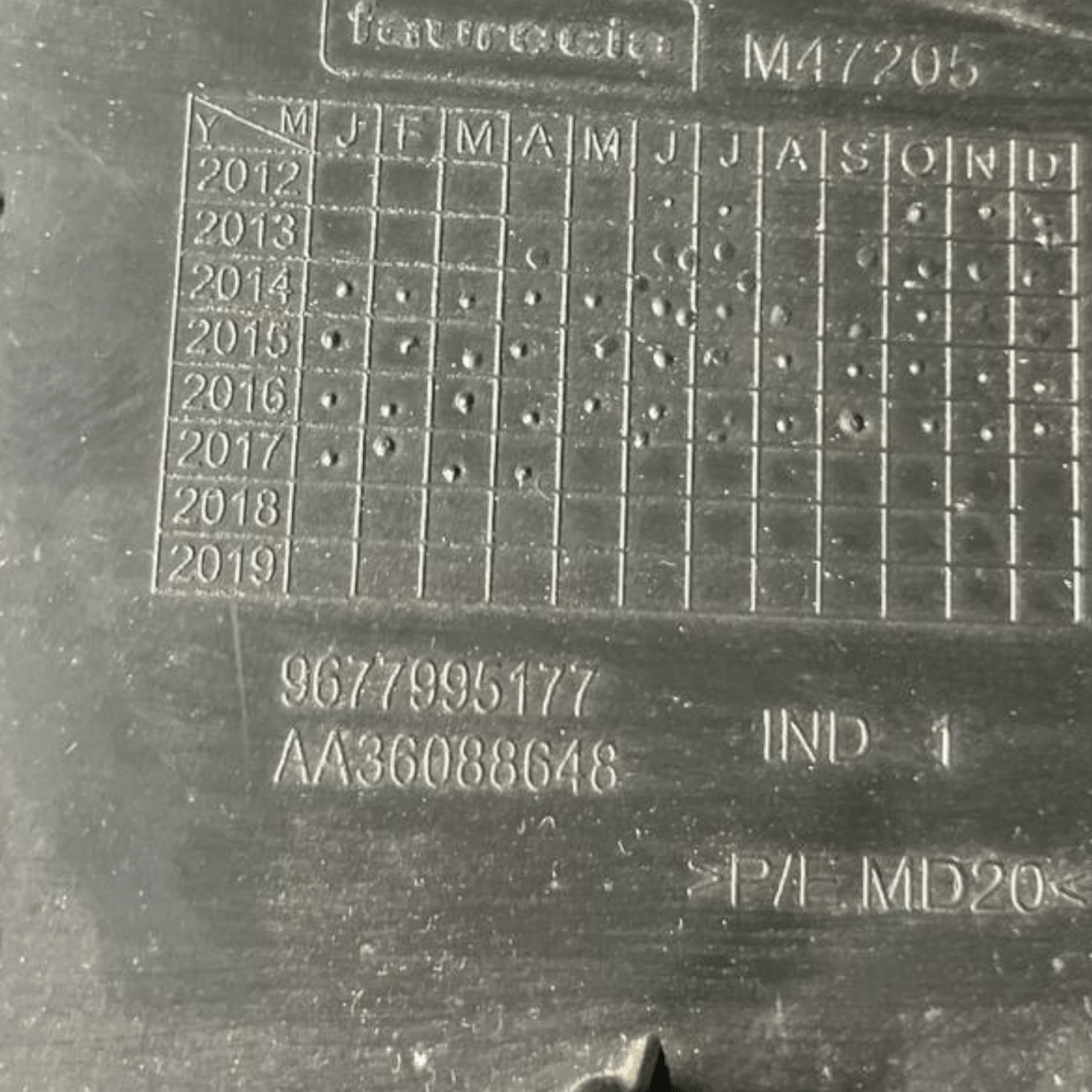 Cassetto / Vano Portaoggetti Peugeot 308 II (2013 al 2021) cod: 9677995177 - F&P CRASH SRLS - Ricambi Usati