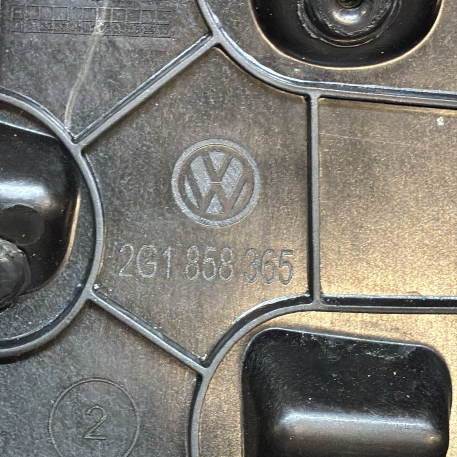 Rivestimento / modanatura cruscotto inferiore sinistro volkswagen polo aw1 cod : 2g1858365 ( 2017 -> )