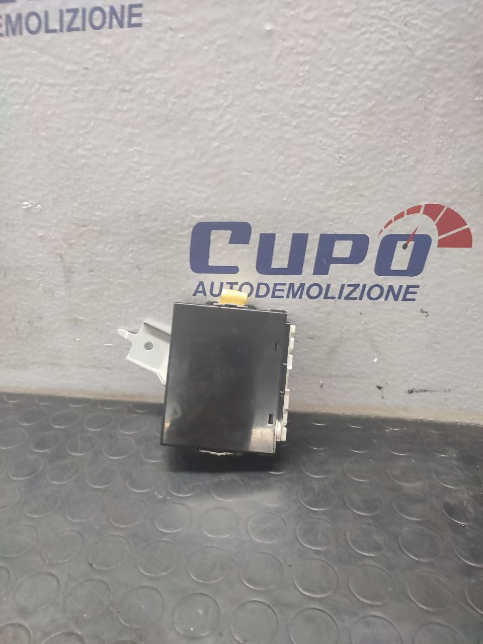 Centralina allarme Mazda Cx-7 ( 2009 ) cod eh63675dza - F&P CRASH SRLS - Ricambi Usati