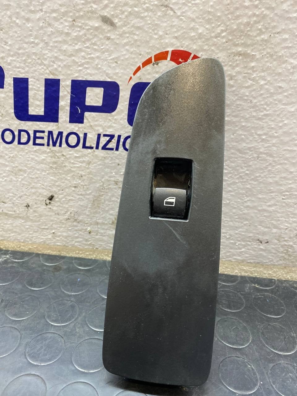 Centralina alzacristalli destro Bmw 128i cod:15939966 91462997ai - F&P CRASH SRLS - Ricambi Usati