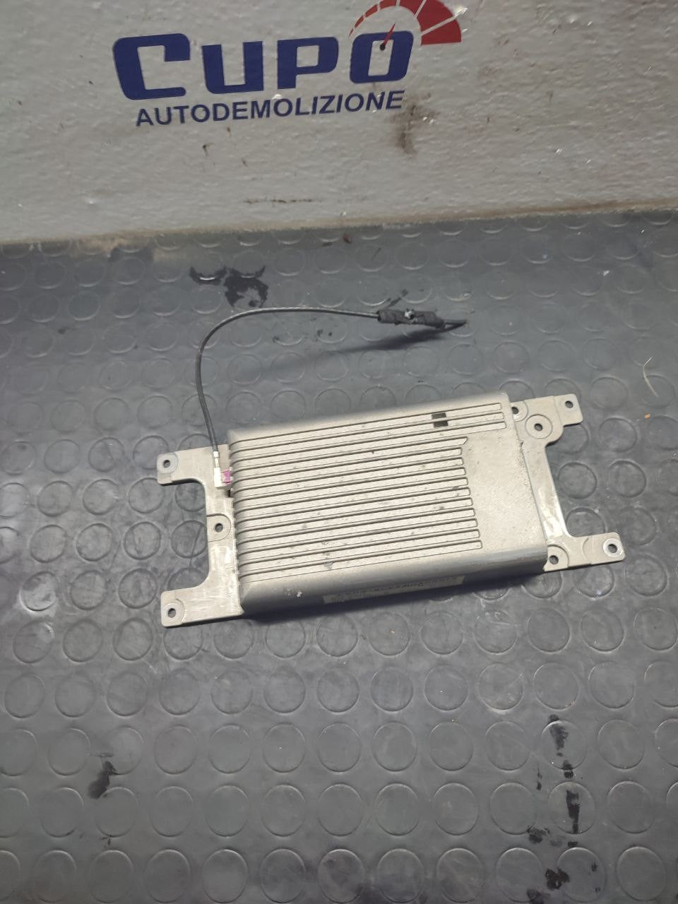Centralina bluetooth Bmw serie 3 ( e90 ) cod 9163348 - 01 / 68296346 - 4 - F&P CRASH SRLS - Ricambi Usati